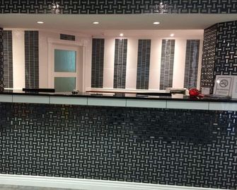 Hotel North - North Sydney - Front desk