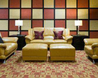 Holiday Inn Express & Suites Columbia-Fort Jackson - Columbia - Lounge
