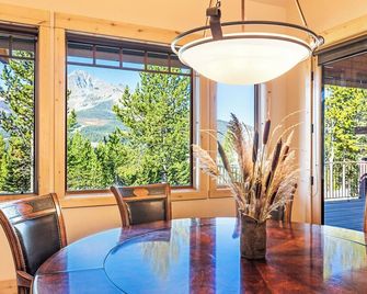 White Wolf Retreat | Big Sky Resort | Sleeps 21! - Big Sky - Comedor