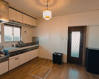 Japanese modern traditional house. 4 mins to Station& sea. Pets ok. 130 m2, max 6 people - Choshi - Kitchen