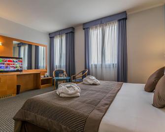 Unaway Hotel Occhiobello A-13 - Rovigo - Camera da letto