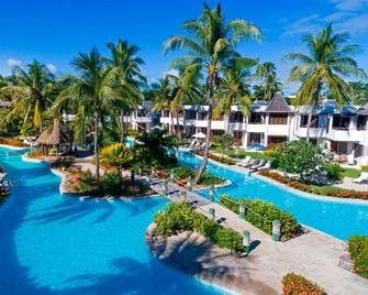 شيراتون ديناراو فيلاس - نادي - حوض السباحة