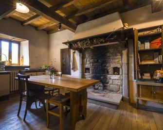 Hostel Podesteria di Gombola - art and territory - Polinago - Dining room