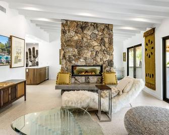 Poolside Mid Century Paradise - Palm Springs - Salon
