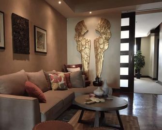 Trendy 5 star loft, sleeps 5 - Chihuahua - Living room