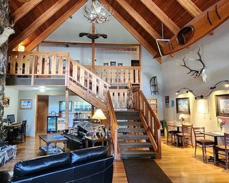 Nisqually Lodge - אשפורד - פטיו