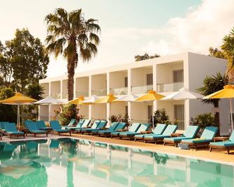 Nasos Hotel & Resort - Moraitika - Pool