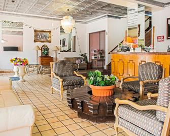 OYO Historic Cameron Hotel Brownsville I-69E - בראונסוויל - לובי