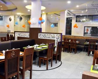 Hotel Four Season (Close to Ajanta & Ellora Caves) - Sillod - Restaurant