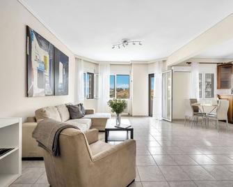 Fabulous central apartment close to the sea! - Chalkida - Wohnzimmer