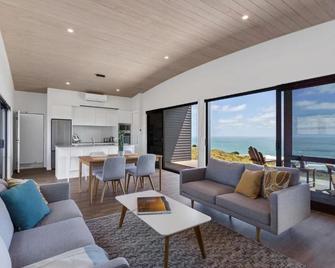 Castaways Resort - Waiuku - Sala de estar