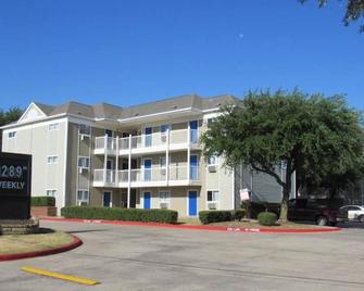 Intown Suites Extended Stay Carrollton Tx - Westgrove Drive - Carrollton - Budova