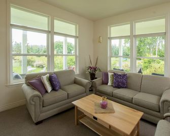 Nostalgic Victorian Home in Lavender Farm - Sequim - Sala de estar