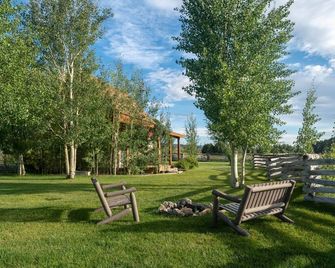 Utah's Best-Kept Secret: Secluded and Serene Cabin Getaway, Uta's Best-Kept Secret: Secluded and Ser - Panguitch - Patio