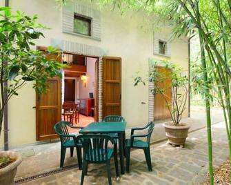 Apartment Montecorneo-1 by Interhome - Perugia - Innenhof
