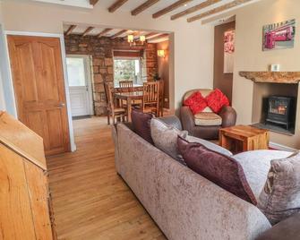 27 Green Road, Pet Friendly, Character Holiday Cottage In Brymbo - Wrexham - Wohnzimmer