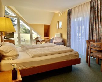 Landhotel Zur Linde - Lossburg - Slaapkamer