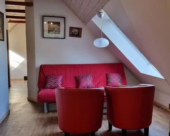 The parrot hotel, live in a rescue animal park - Næstved - Stue