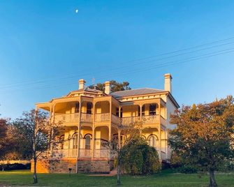 The Buchanan 1894 - Parkes - Building