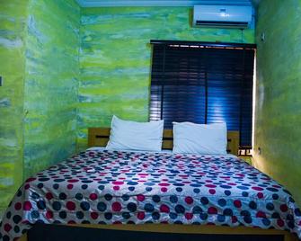 Glass House Suites Annex - Alimosho - Habitación