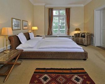 Herrenhaus von Löw - Bad Nauheim - Schlafzimmer