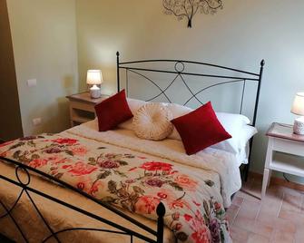 La Maisonette del Borgo - Ronciglione - Camera da letto
