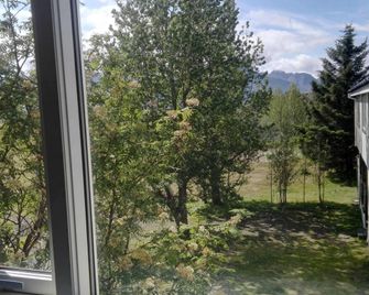 Hotel Stadarborg - Breiddalsvik - Balcón