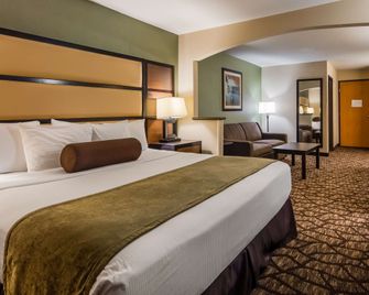 Best Western Plus Vancouver Mall Dr. Hotel & Suites - Vancouver - Bedroom