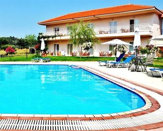 Dafnes House - Fourka - Pool