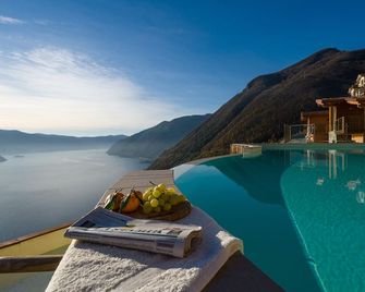 Delfi - amazing design apartment with Lake view - Parzanica - Piscina