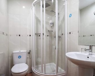 Hostal Las Fuentes - Madrid - Habitació