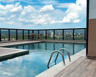Stay Vivence Suites - Palmas - Piscina