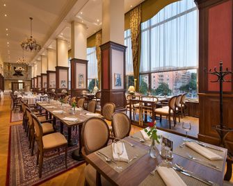 Apollo Hotel Bratislava - Bratislava - Restaurant