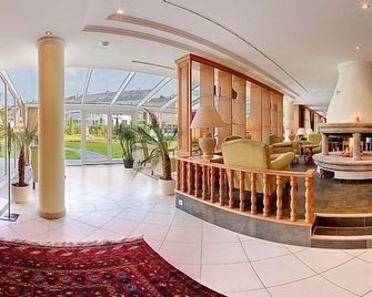 Parkhotel - Bad Schallerbach - Lobby