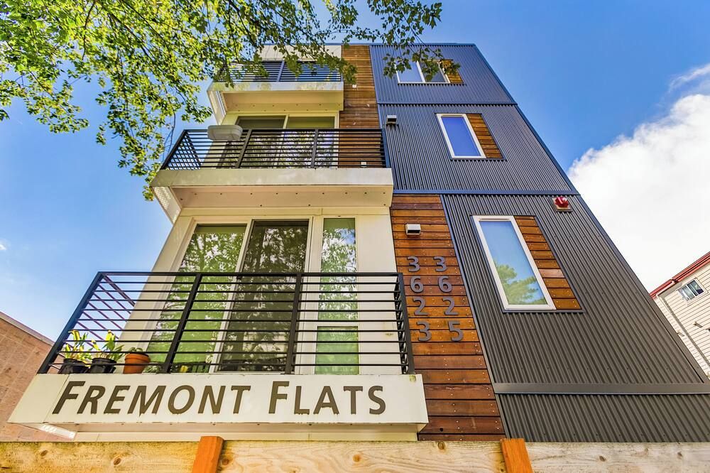 دانسينج وينجز ريتريت واكر بارادايس - سياتل - مبنى