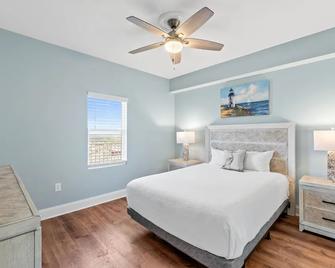 Laketown Wharf Resort by Panhandle Getaways - Panama City Beach - Bedroom