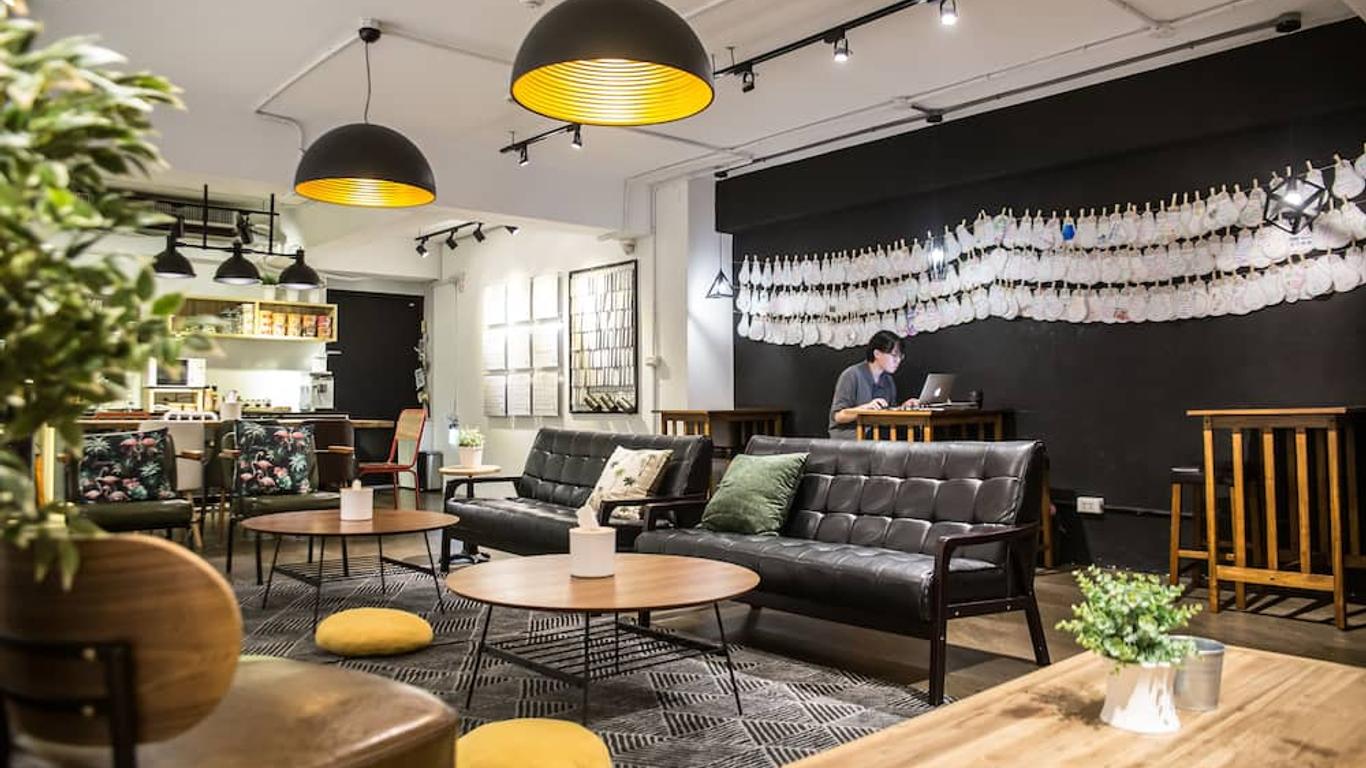 وي كم هوستل