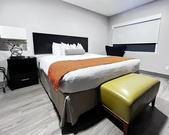 Howard Johnson by Wyndham Flagstaff University West - Flagstaff - Bedroom