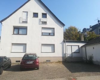 Ferien Apartment Antonie-Haupt-Straße - Trèves - Bâtiment