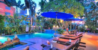 Gazebo Resort Pattaya - Pattaya - Uima-allas