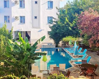 Parla Apart Hotel - Cesme
