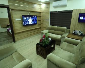 Balaji Regency Kanhangad - Kanhangad - Living room