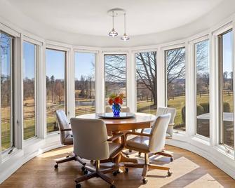 Lux Escape w/ Pool, Hot Tub & Sprawling Great Room - Built for XL Groups! - Malvern - Dining room