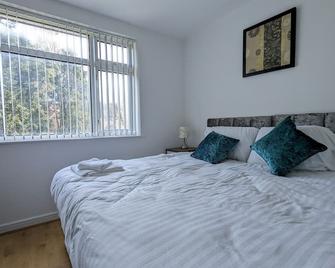 Pass the Keys Spacious Comfortable 3 Bedroom House - Birmingham - Bedroom