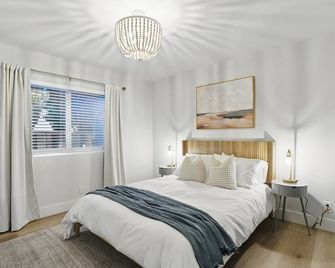 Chic Modern 4 bed/3.5ba Home, close to SFO and SF landmarks - San Bruno - Bedroom