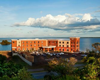 Hampton Inn Marquette/Waterfront - Marquette - Building