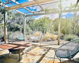 Timber & Stone - Sanctuary Eco House - Chewton - Patio