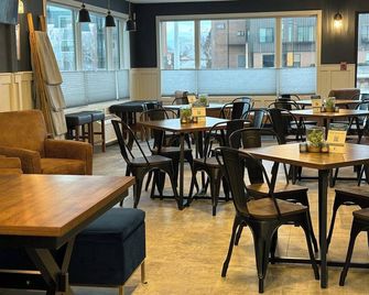 Harbor Winds Hotel - Sheboygan - Restaurant