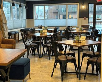Harbor Winds Hotel - Sheboygan - Restaurant