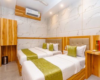 Hotel Al Fatah - Mumbai - Schlafzimmer